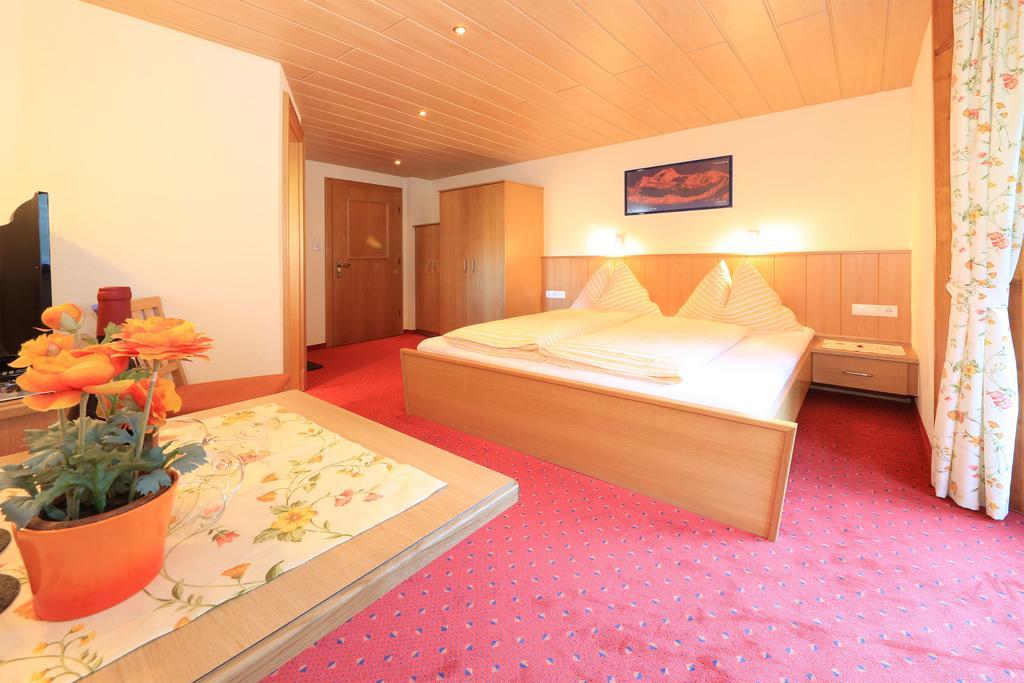 Apart Brigitte Solden Room photo